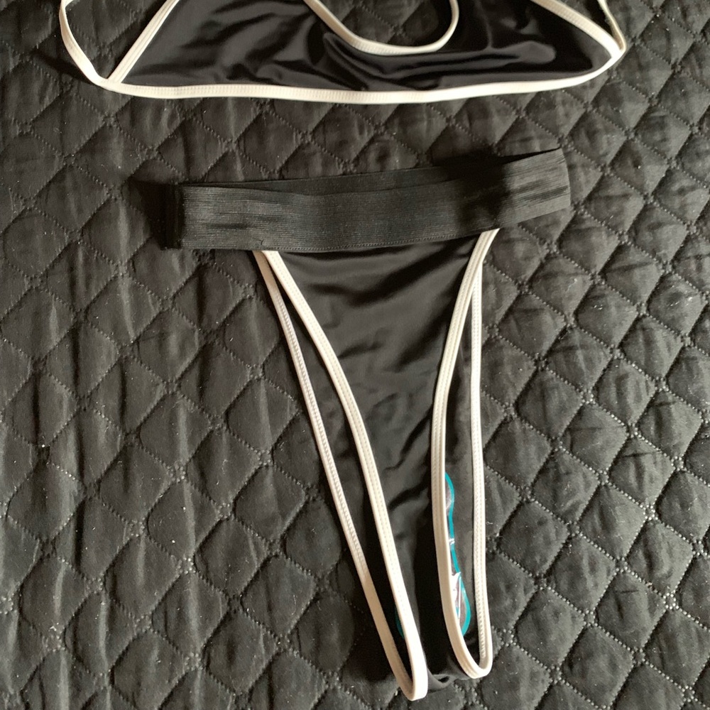 Pretty Little Thing High Cut Bikini Sz Small